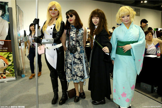 2015上海漫控潮流博览会 中外漫迷cosplay狂欢派对惊爆眼球(组图)