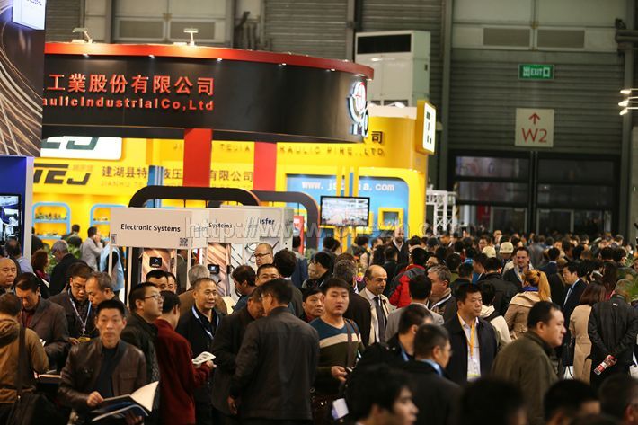 014中国国际工程机械、建材机械、工程车辆及设备博览会现场照片"